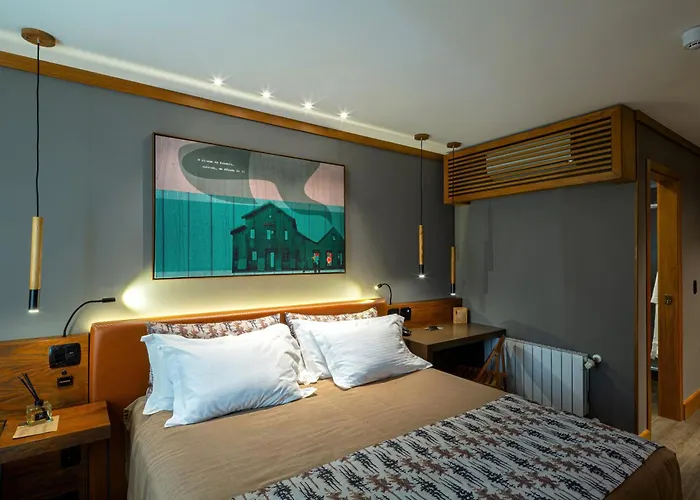 Wood Hotel